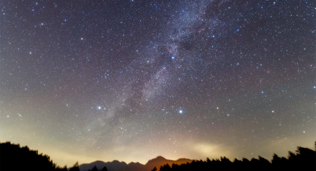 八ヶ岳と天の川《織姫と彦星》